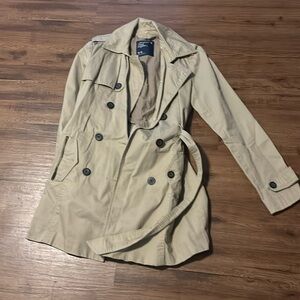 Woman’s Trench coat with belt